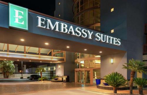 Las Vegas Hotel | Pet-Friendly Embassy Suites by Hilton Las Vegas with Pool