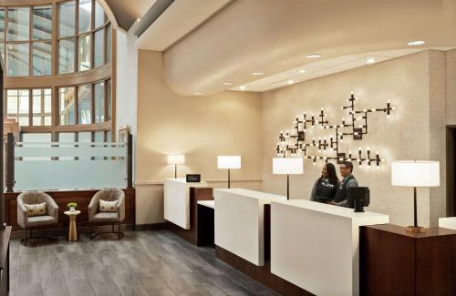 Las Vegas Hotel | Pet-Friendly Embassy Suites by Hilton Las Vegas with Pool