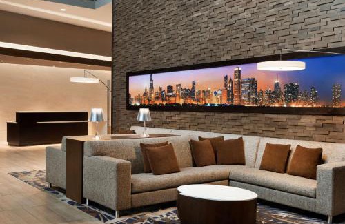 Lombard Hotel | Discover Embassy Suites by Hilton Chicago Lombard Today