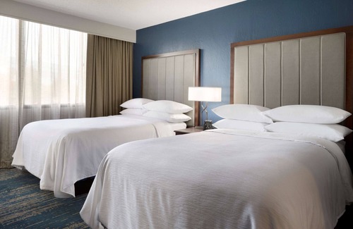 Northern Woods Hotel | Discover Embassy Suites by Hilton Columbus with Pool & Dining