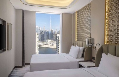 Business Bay Hotel | Elegant Embassy Suites in Dubai Business Bay with Spa & Pool
