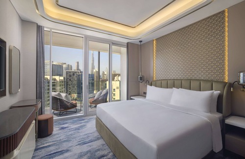 Business Bay Hotel | Elegant Embassy Suites in Dubai Business Bay with Spa & Pool