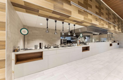 Las Colinas Hotel | Discover Embassy Suites by Hilton Irving Las Colinas