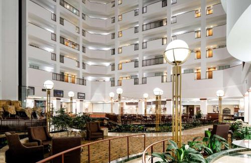 Portland Hotel | Pet-Friendly Embassy Suites by Hilton Portland Airport
