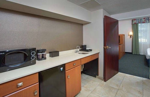 Lexington Hotel | Premier Stay at Embassy Suites by Hilton Lexington/UK Coldstream
