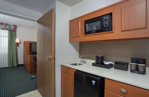 Lexington Hotel | Premier Stay at Embassy Suites by Hilton Lexington/UK Coldstream
