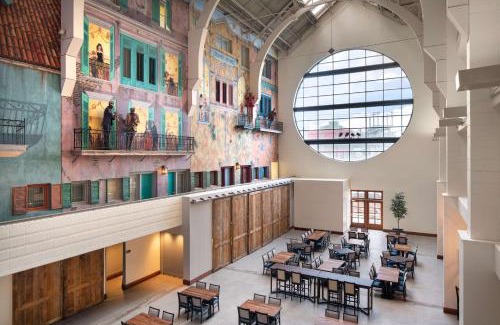 Central Business District Hotel | Pet-Friendly Embassy Suites near New Orleans Convention Center