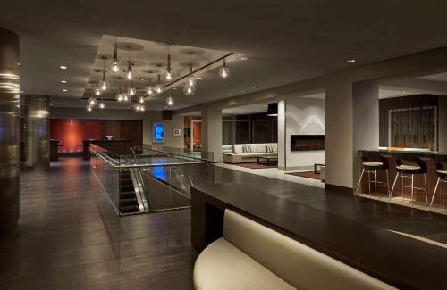 Friendship Heights Hotel | Relax at Embassy Suites by Hilton Chevy Chase Pavilion