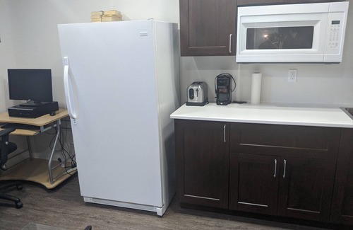 Winnipeg House | Cozy Guest Suite with Separate Entrance and Spa Amenities