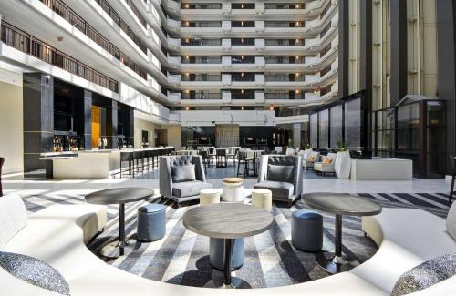 Charlotte Hotel | Indulge in Comfort at Embassy Suites Charlotte