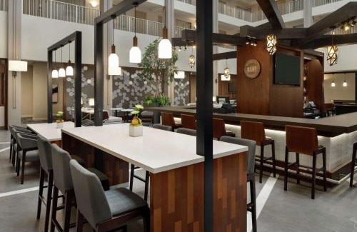Covington Hotel | Relaxing Riverfront Getaway at Embassy Suites Cincinnati