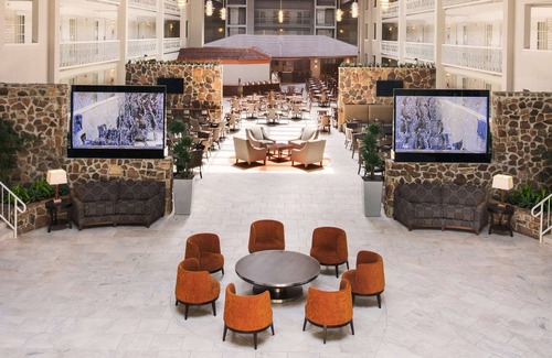South Side Hotel | Relax at Embassy Suites Corpus Christi With Pool & Spa