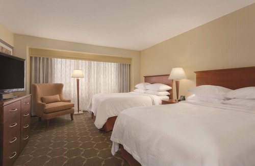 Centennial Hotel | Discover Embassy Suites Hotel Denver Tech Center - Family-Friendly Retreat