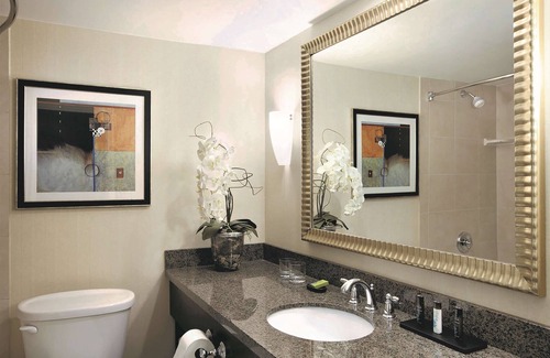 Centennial Hotel | Discover Embassy Suites Hotel Denver Tech Center - Family-Friendly Retreat