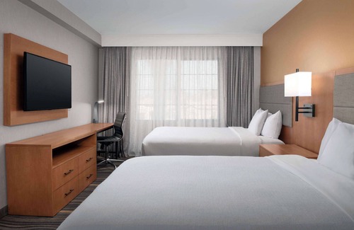 Village Hotel | Relax at Embassy Suites La Quinta Hotel & Spa with Top Amenities