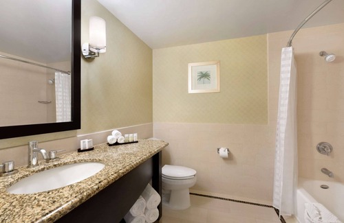 Downtown Hotel | Discover Embassy Suites Glendale: Pool, Spa & Family-Friendly