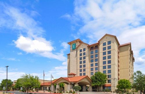 San Marcos Hotel | Pet-Friendly Embassy Suites by Hilton San Marcos Conference Center