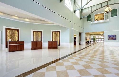 Yamacraw Village Hotel | Historic Embassy Suites in Savannah: Pet-Friendly Retreat