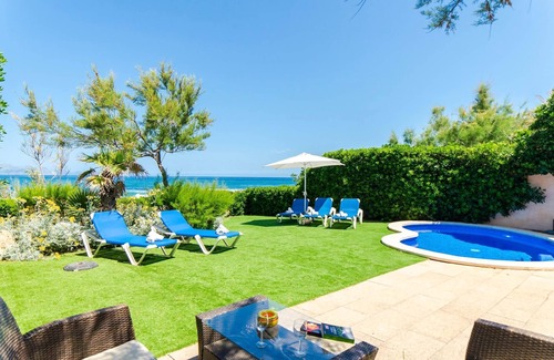Urbanizacion S'Estanyol Villa | EMBAT: Seafront Retreat with Pool and Family Amenities