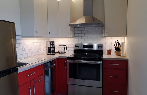 Central Kootenay House | Experience Serenity Between Selkirk and Purcell Mountains