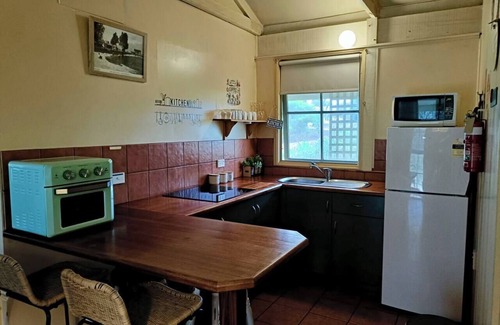 Kalimna Ski Chalet | Emberpine Cottage 2(1Queen+2Twins)SPA & WoodStove