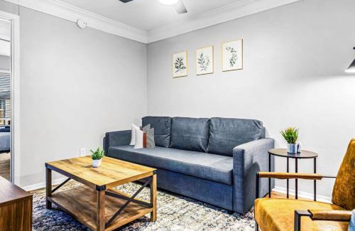 Brentwood Apartment | Embrace Austins Vibrant Heart Elegant 1BR Haven