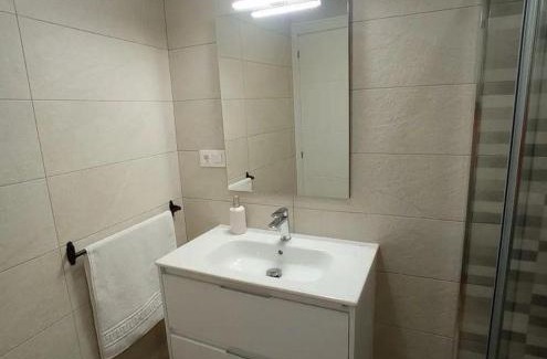 Cenes de la Vega Apartment | Family-Friendly Comfort at Embrujo Nazarí 2 Hotel