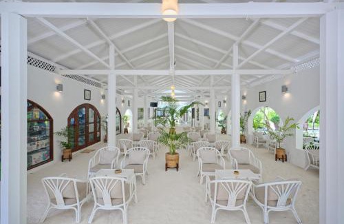 Emboodhoo Resort | Discover Paradise at Embudu Village Resort with Ocean Views