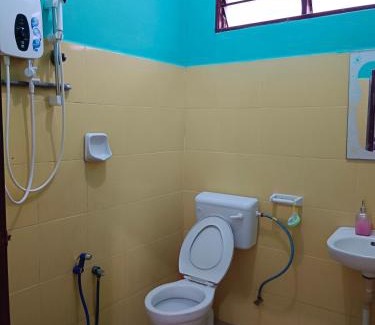Lubok Buaya House | Family-Friendly EMBUN 2 LANGKAWI HOMESTAY Awaits You!