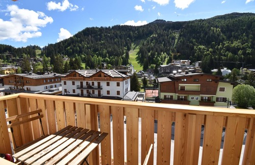 Madonna di Campiglio Apartment | Emerald 36 Studio: Pet-Friendly Stay with Lake Views