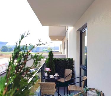 Oradea Apartment | Premier Emerald Apartment with Pool in Arena Oradea