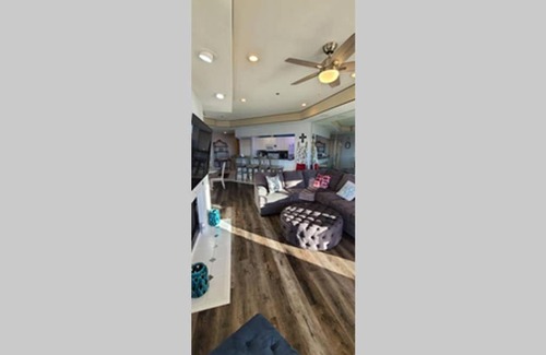 Lake Ozark Apartment | Emerald Bay 3BR Retreat with Pool and Boat Slip Access