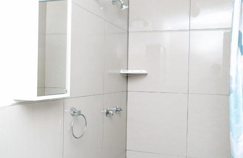 Windhoek West Bed & Breakfast | Welcoming Emerald Bed&Breakfast: Perfect for Families