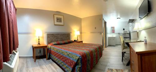 Edmonds Hotel | Budget-Friendly Stay at Emerald Best Motel, Rated 7.2/10
