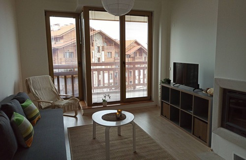 Shiligarnika Apartment | Cozy Emerald Buddha Apartment: Pet-Friendly Retreat