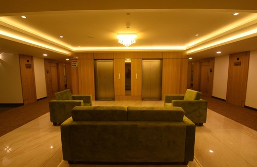 Mysore Hotel | Discover Emerald Clarks Inn Suite: Spa and Family Amenities