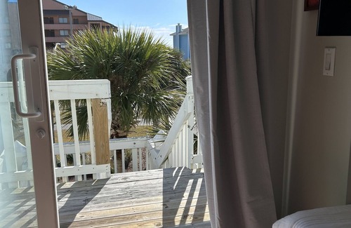 Pensacola Beach Condo | Unforgettable Emerald Coast Beach Retreat with Oceanfront Bliss