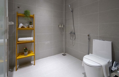 Tho Quang Beach House | Budget-Friendly Emerald House with Family and Kitchen Amenities