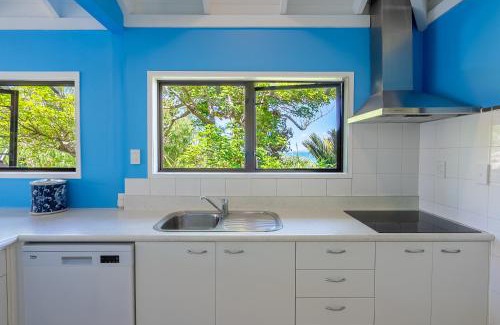 Takapuna Hotel | Oceanfront Retreat at Emerald Inn on Takapuna Beach