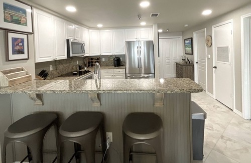 Pensacola Beach Condo | Beachfront Emerald Isle Getaway with Pool & Spa Access