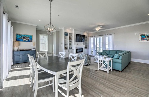 Emerald Isle Apartment | Coastal Getaway: Emerald Isle Condo Steps from the Beach