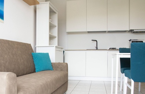 Ronchi Di Campanile Apartment | Relaxing Emerald Apartment Near the Sea with Pool Access