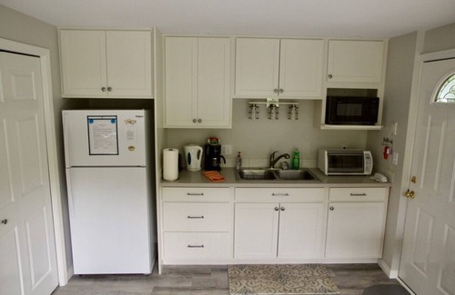 Bellingham Apartment | Experience Emerald Lake Studio with Spa and Stunning Views