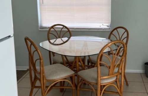 Englewood Cottage | Emerald Palms Unit 3: Pet-Friendly Family Retreat