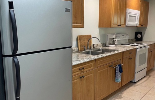 Englewood Cottage | Pet-Friendly Emerald Palms Unit A with Ocean Views