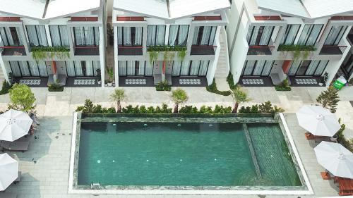 Kampot Hotel | Relax at Emerald Residence Kampot with Pool and Hot Tub