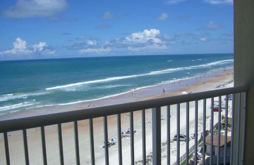 Daytona Beach Shores Hotel | Oceanfront Escape at Emerald Shores Hotel in Daytona Beach