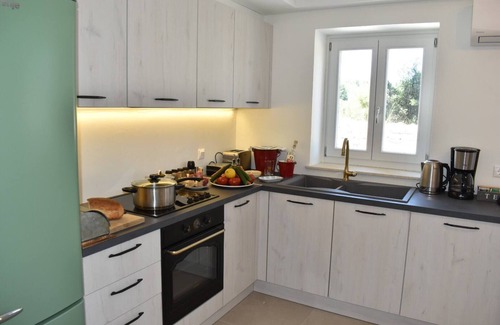 Rantatika Apartment | Oceanfront Emerald Studio: Ideal for Romantic Getaways