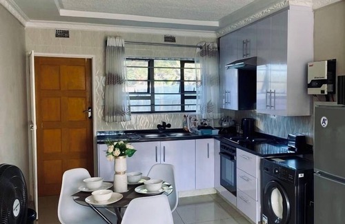 Harare House | Family-Friendly 3-Bed House with Breakfast in Harare