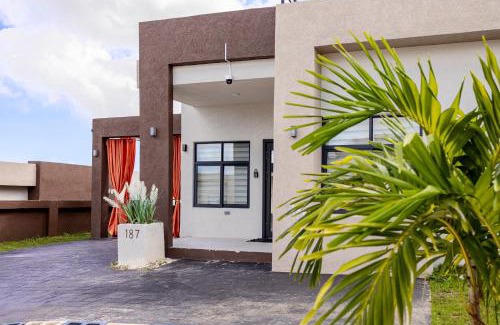 Runaway Bay House | Relax at The Paradise Vista Ocho Rios: Pet-Friendly Retreat